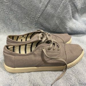 Tan Tom’s Women’s Size 10